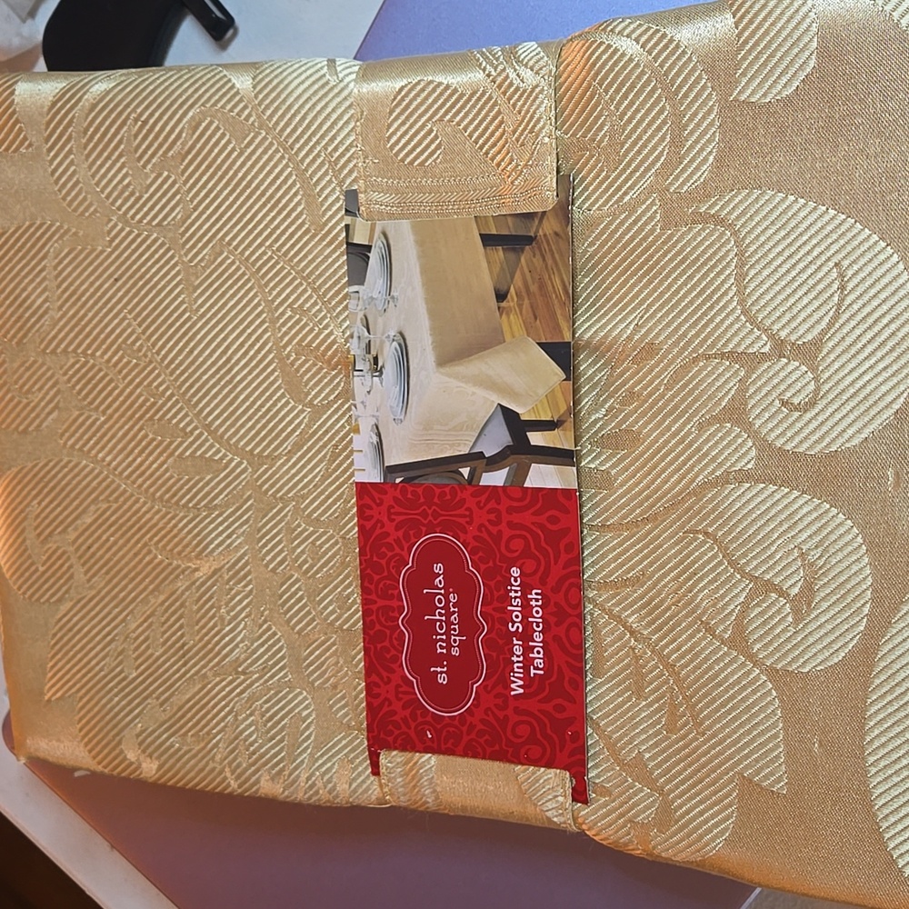 St. Nicholas Square Elegant Gold Tablecloth NWT